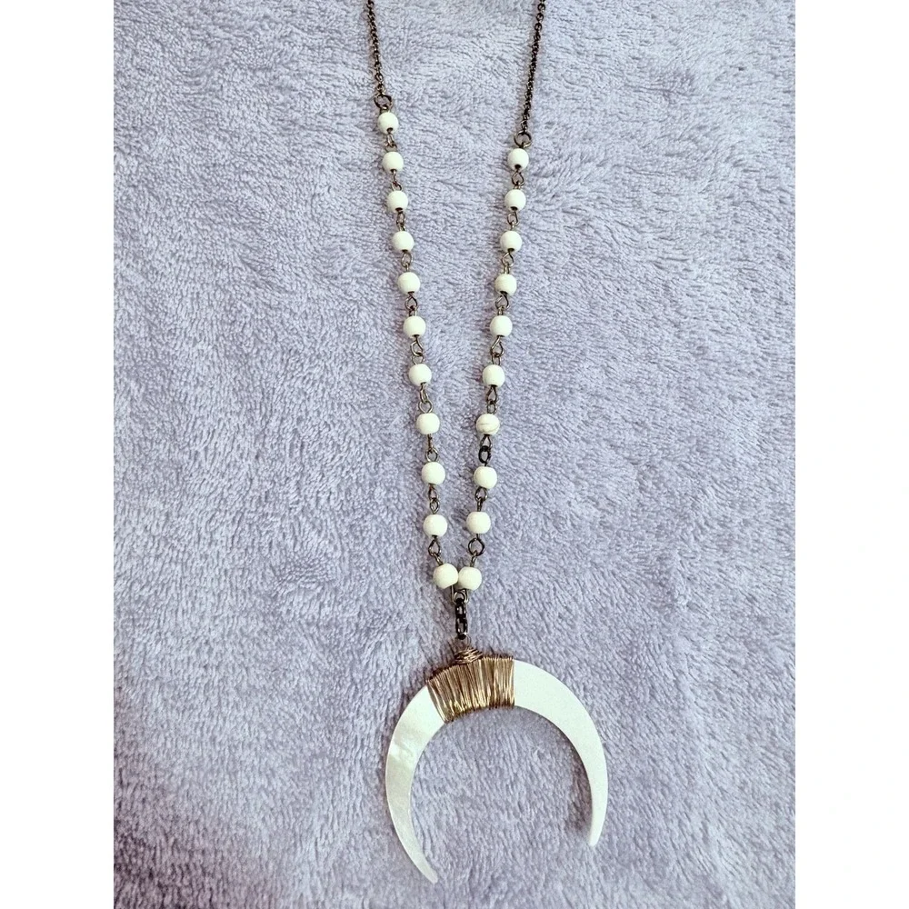Gold Tone Accent White‎ Crescent Bone Horn Beaded Necklace With White Beads